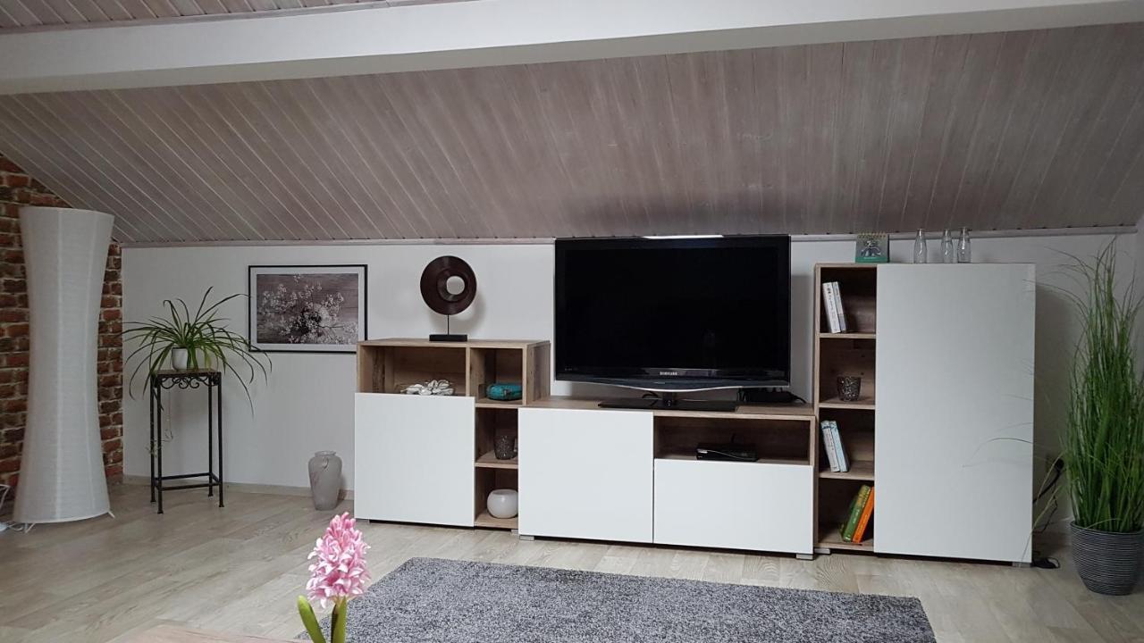 Kleine Gemuetliche Mansardenwohnung Im Suedosten Muenchens Assling Exterior foto